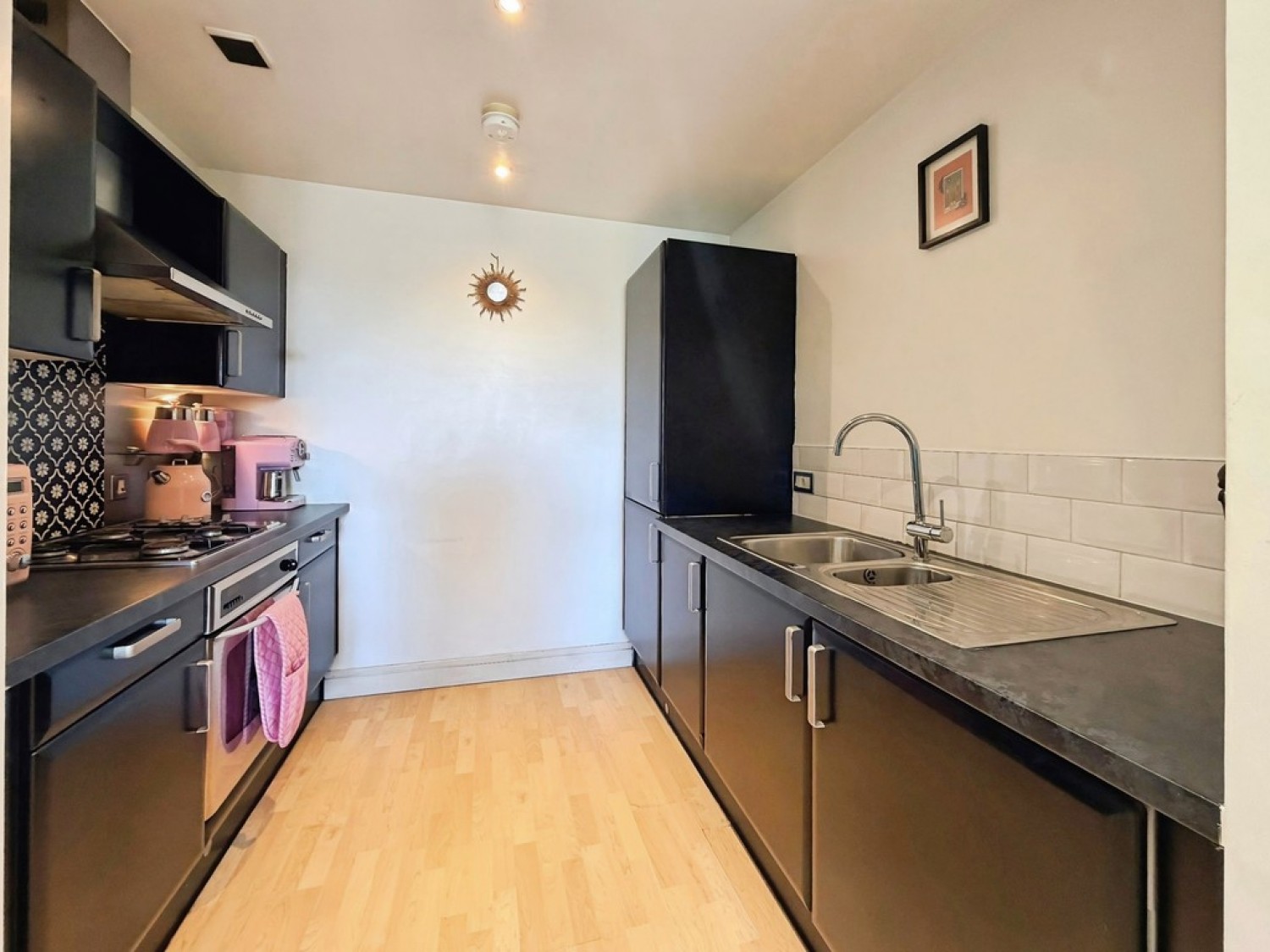1 bedroom Flat for Sale Cromwell Court, Brewery Wharf