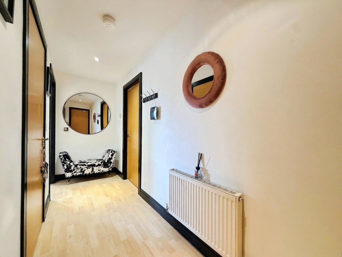 Cromwell Court, Brewery Wharf