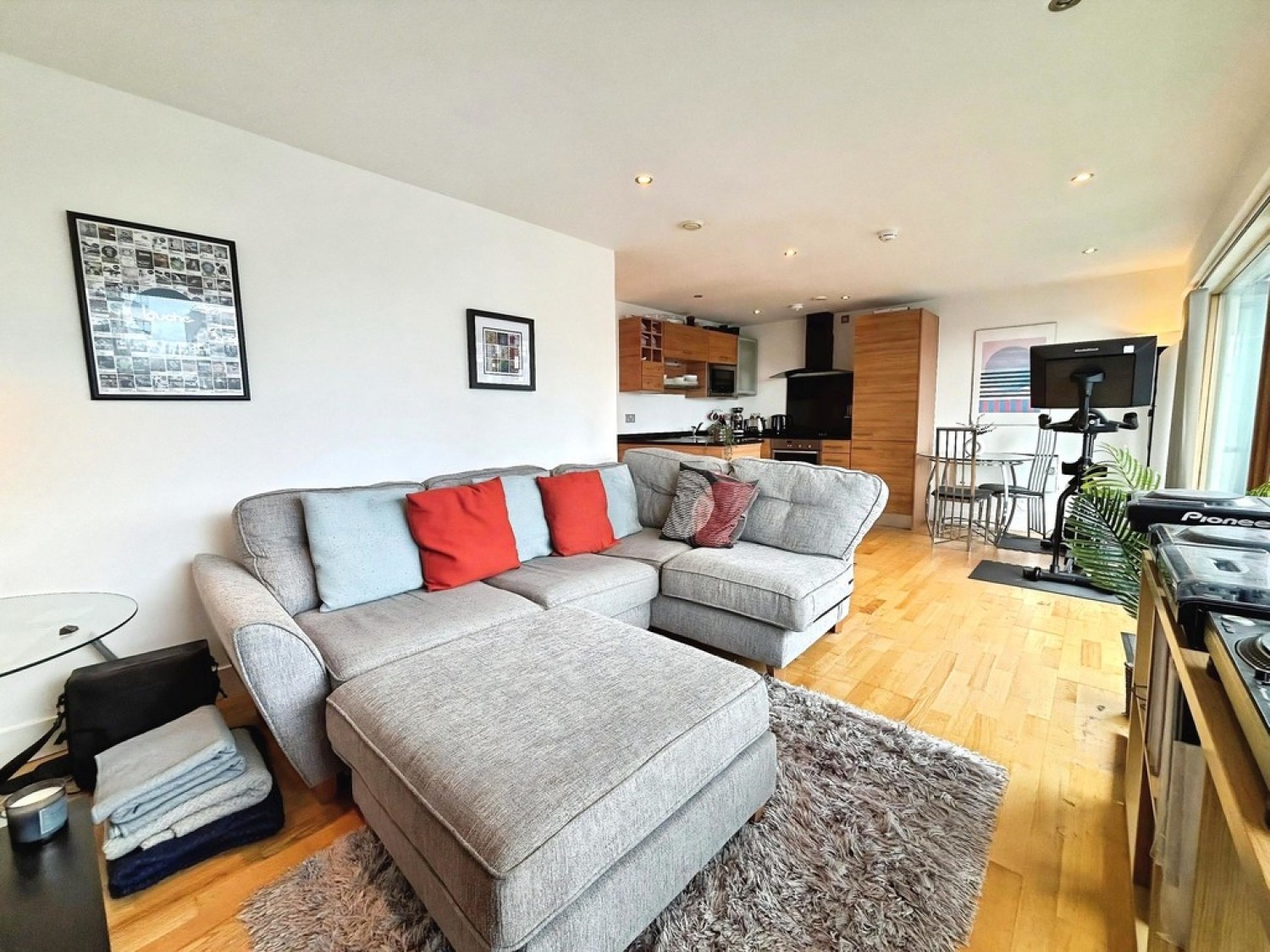 2 bedroom Flat for Sale La Salle, Chadwick Street
