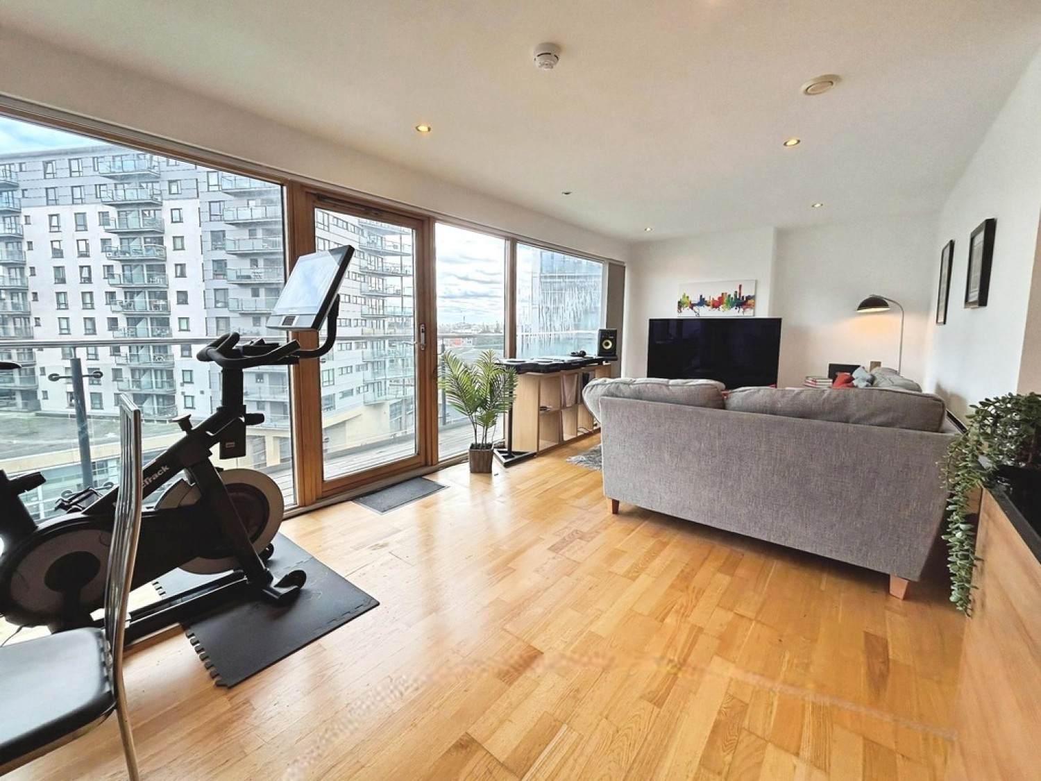 2 bedroom Flat for Sale La Salle, Chadwick Street