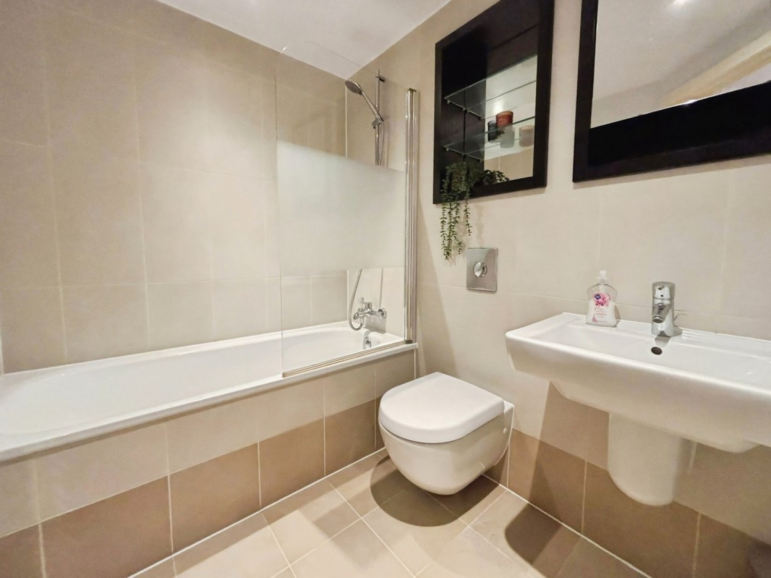2 bedroom Flat for Sale La Salle, Chadwick Street