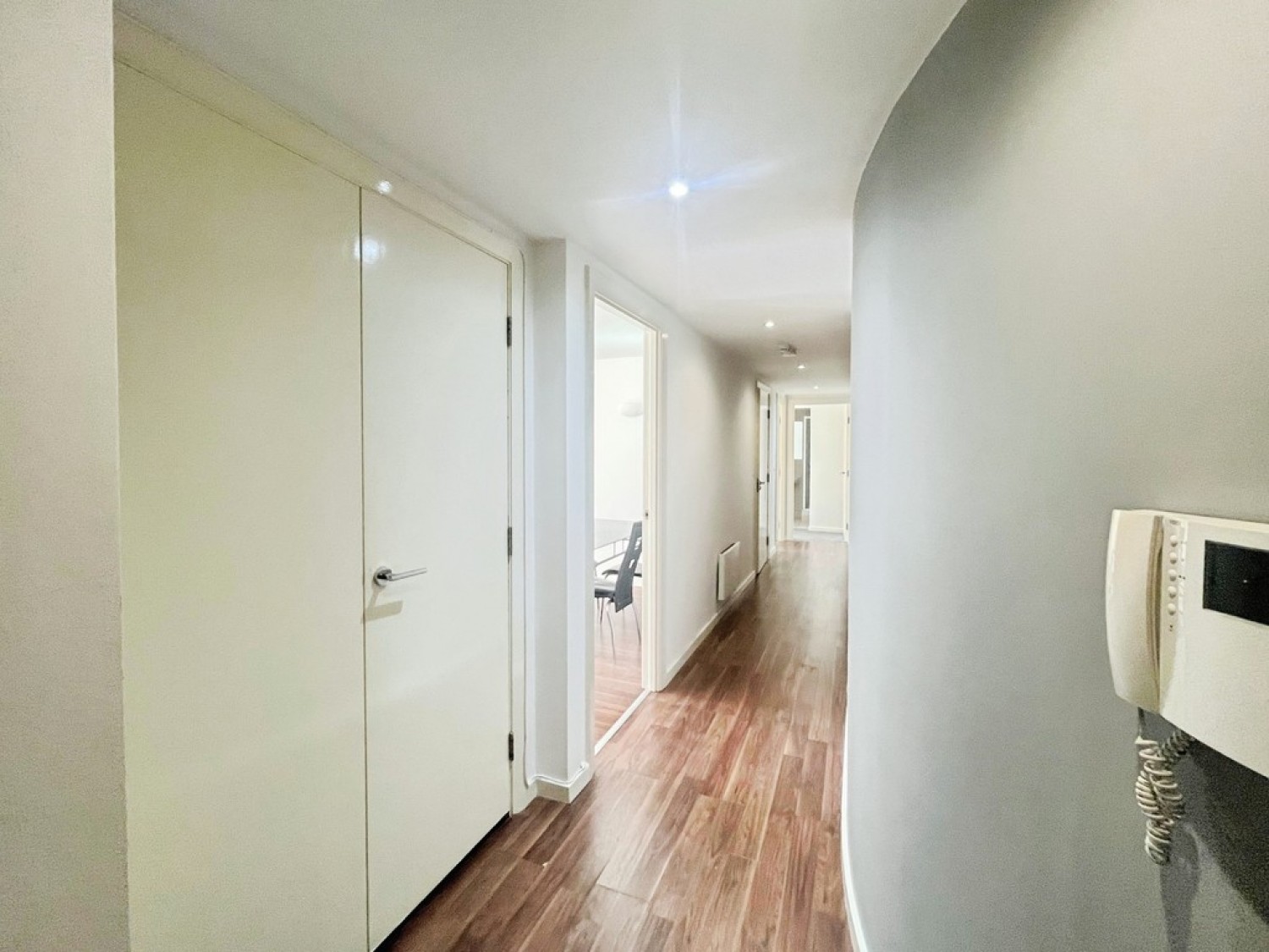 2 bedroom Flat for Sale West Point, Wellington Street