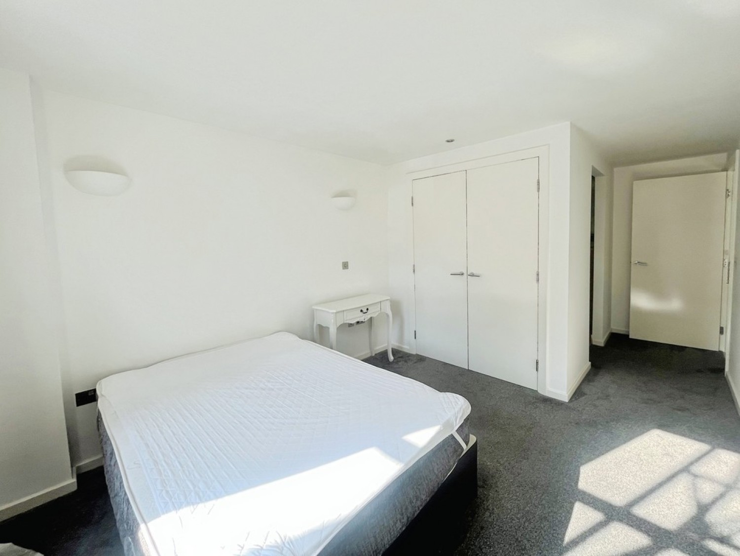 2 bedroom Flat for Sale West Point, Wellington Street