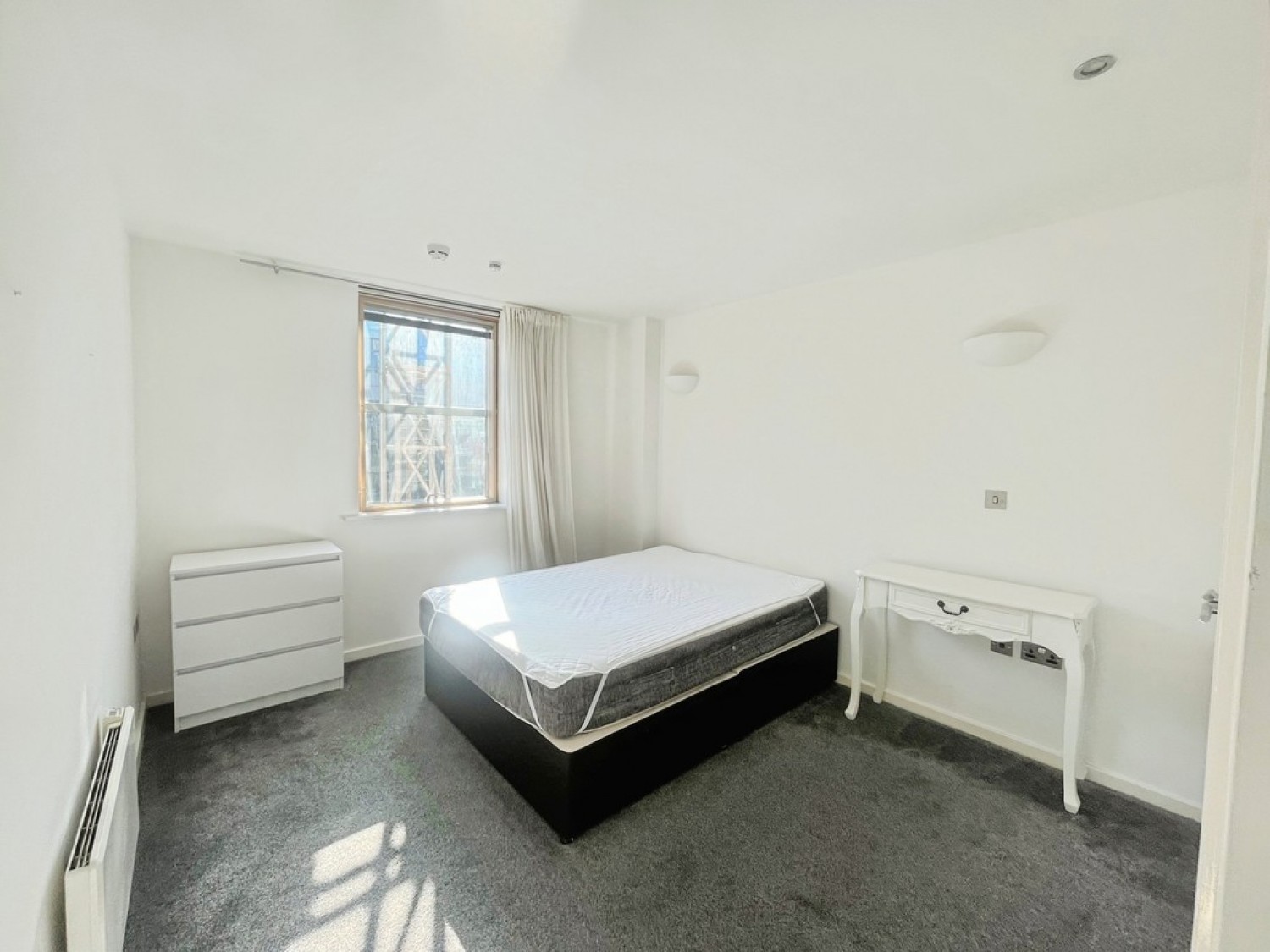 2 bedroom Flat for Sale West Point, Wellington Street