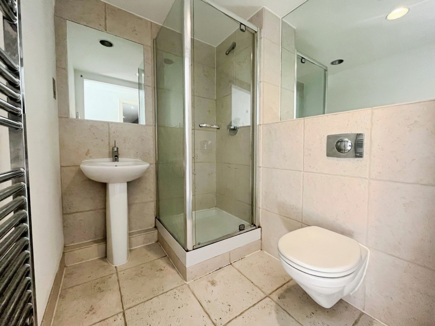 2 bedroom Flat for Sale West Point, Wellington Street