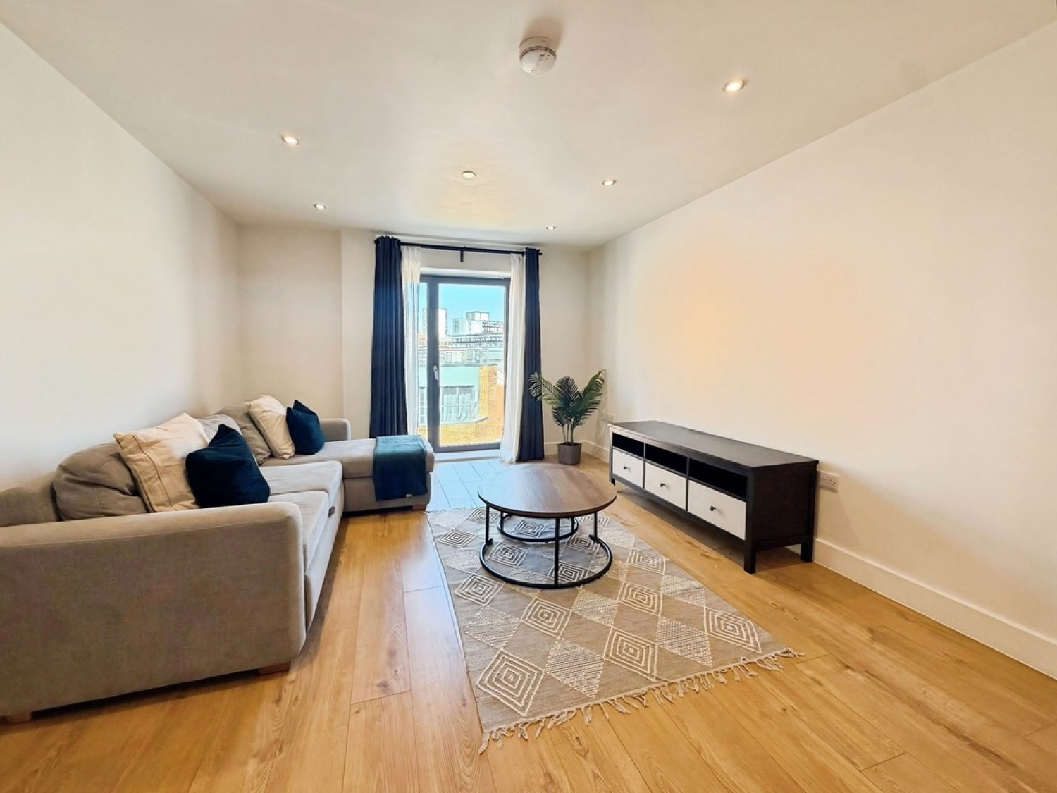 1 bedroom Flat for Sale Leylands House, Mabagte