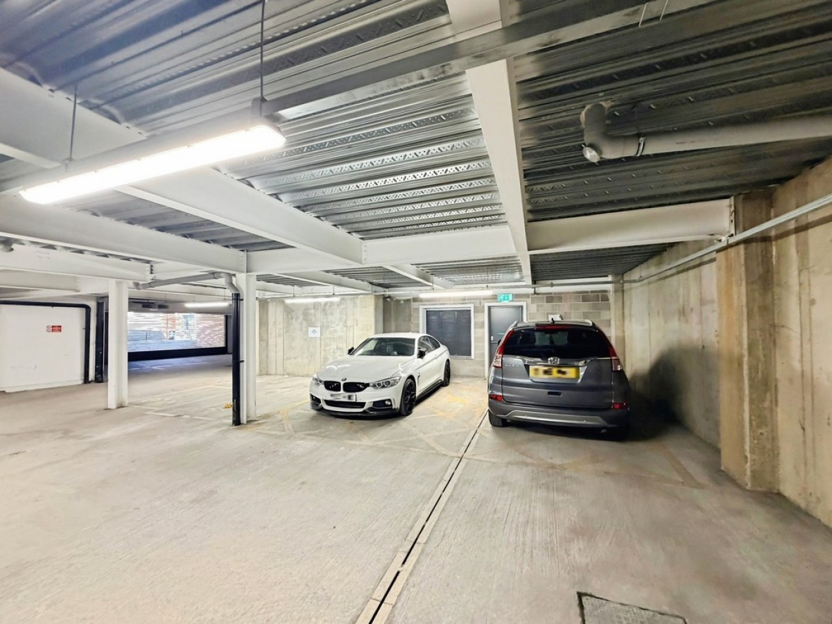 Leylands House, Mabagte