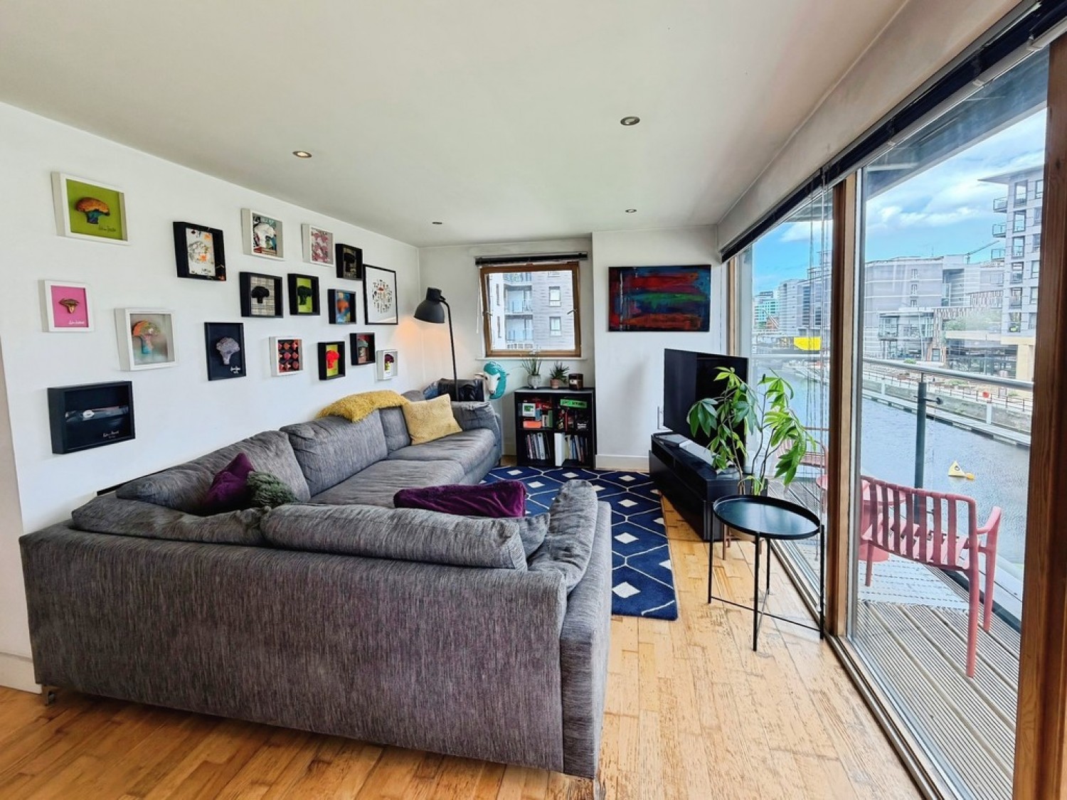 2 bedroom Flat for Sale La Salle, Leeds Dock