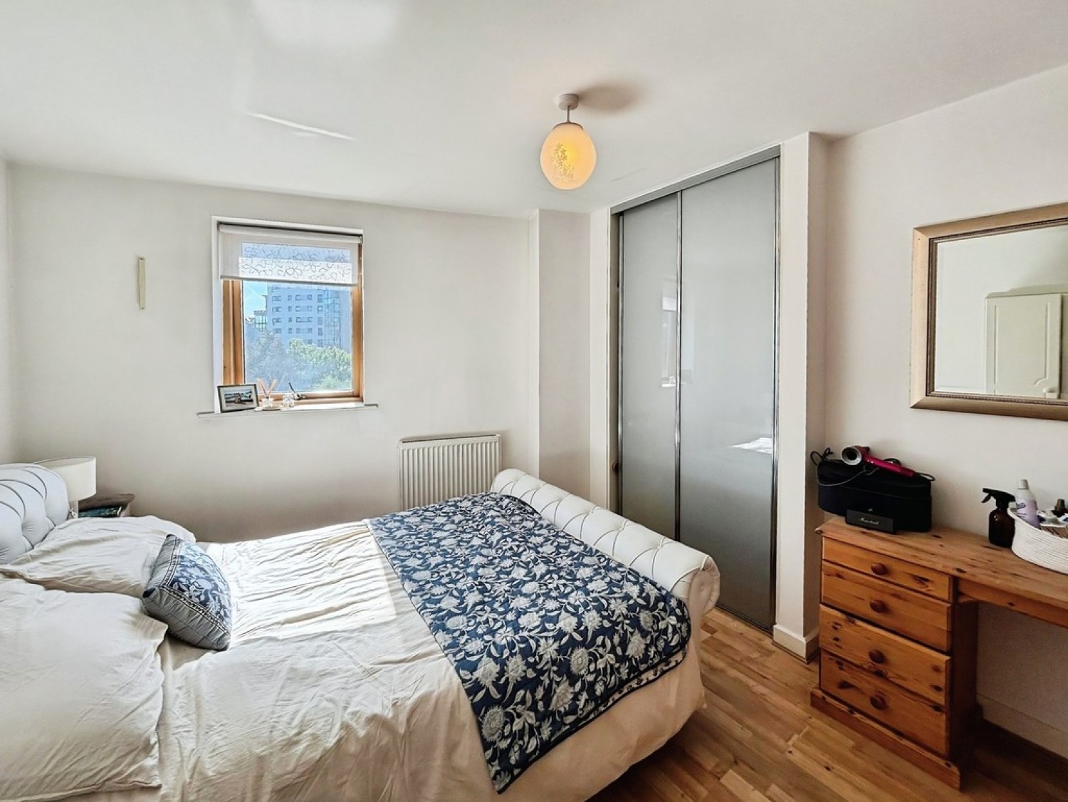 2 bedroom Flat for Sale Balmoral Place, Brewery Wharf