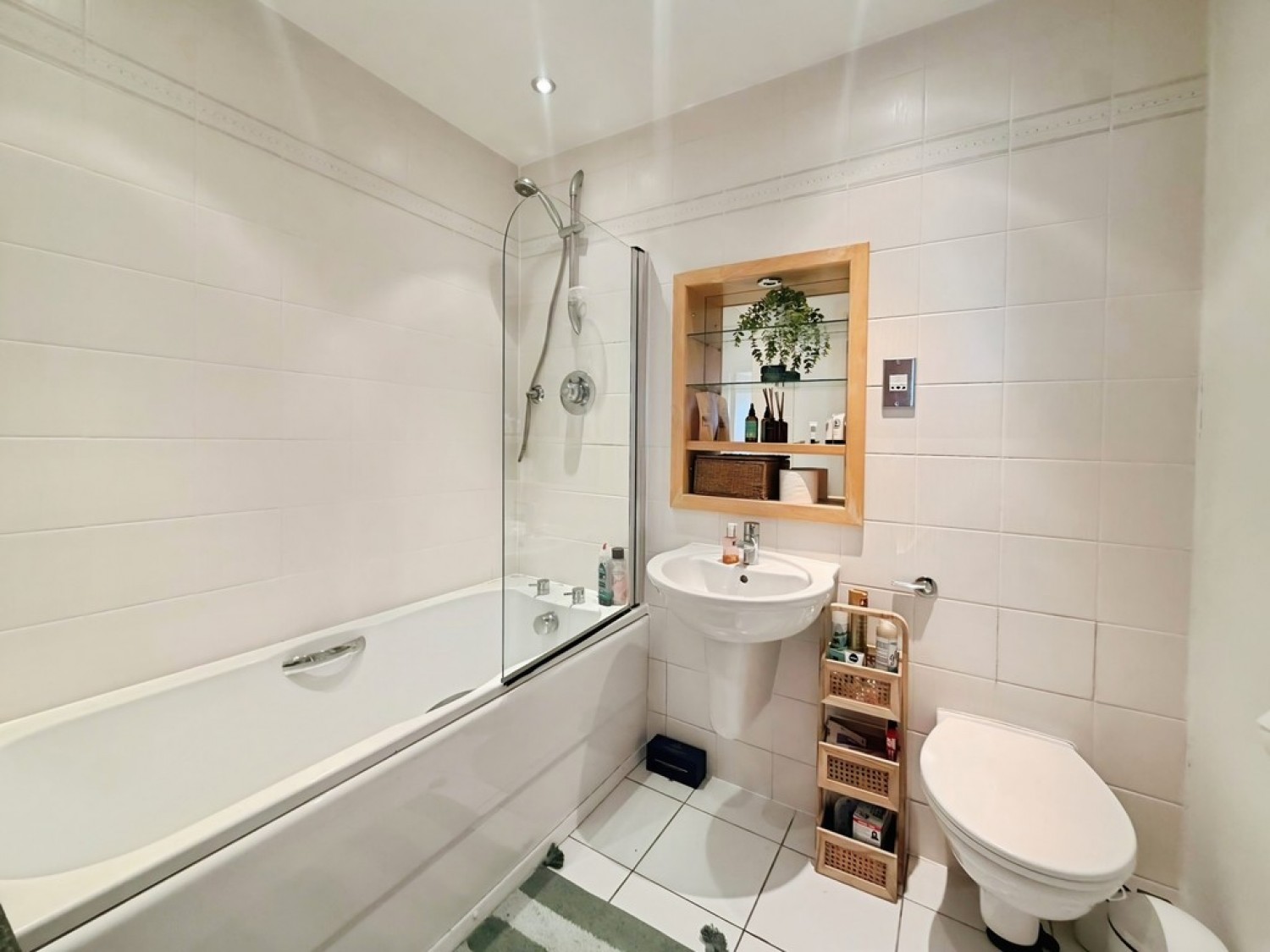 2 bedroom Flat for Sale Balmoral Place, Brewery Wharf