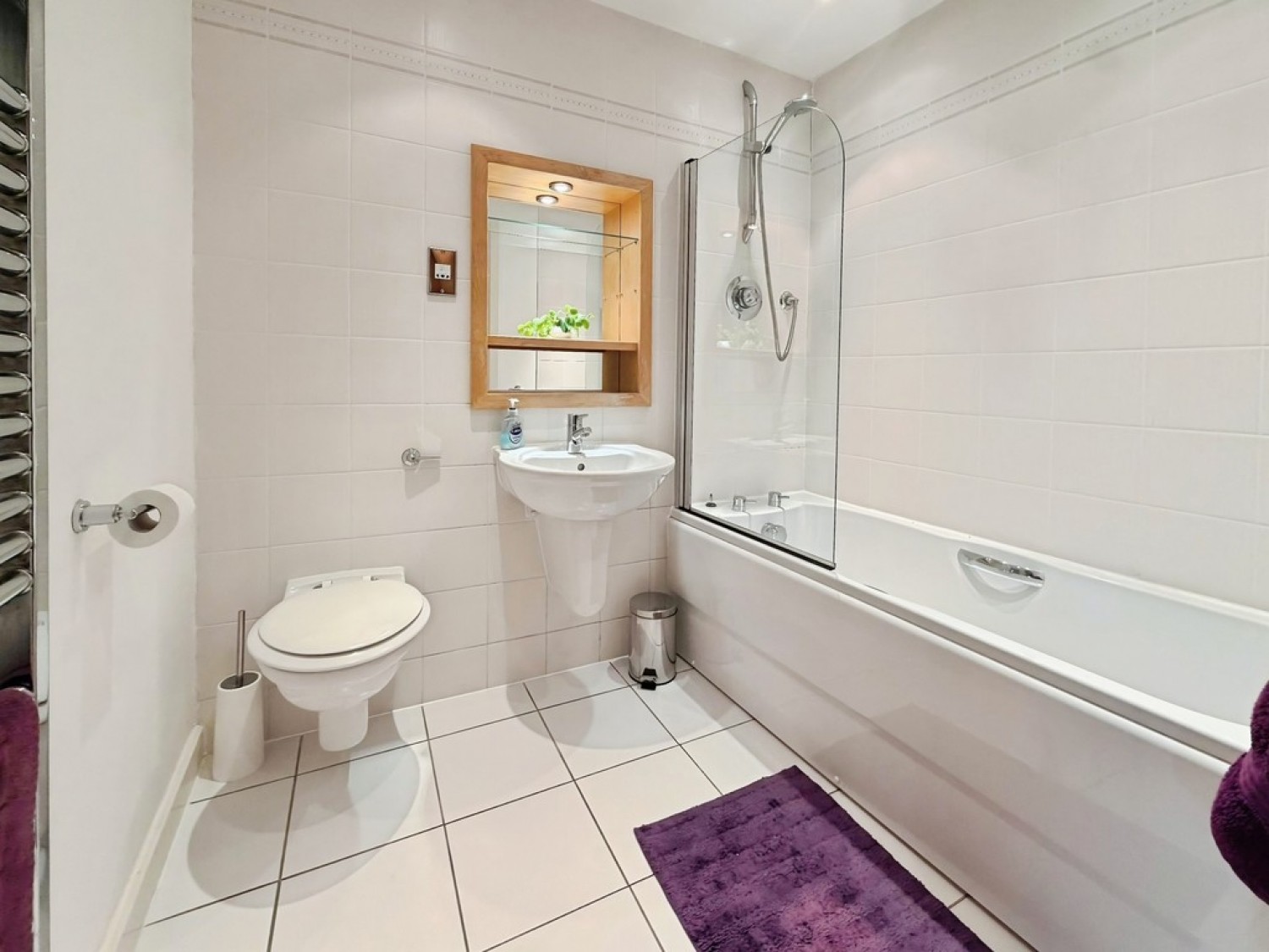 2 bedroom Flat for Sale Balmoral Place, Brewery Wharf