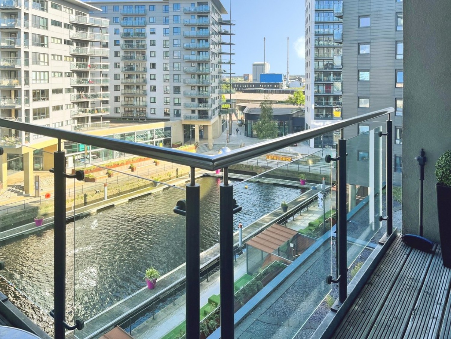 2 bedroom Flat for Sale La Salle, Leeds Dock