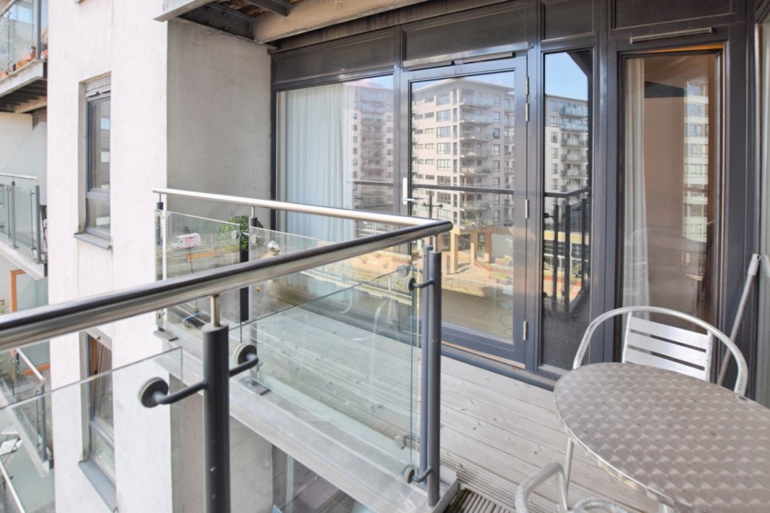 2 bedroom Flat for Sale La Salle, Leeds Dock