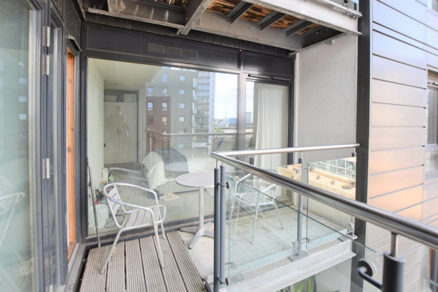 2 bedroom Flat for Sale La Salle, Leeds Dock