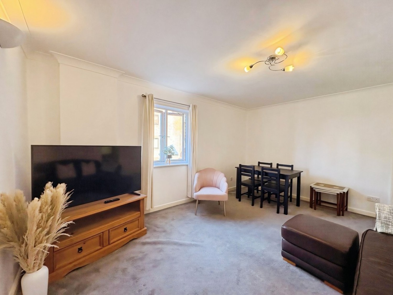 2 bedroom Flat for Letting Langtons Wharf, Leeds