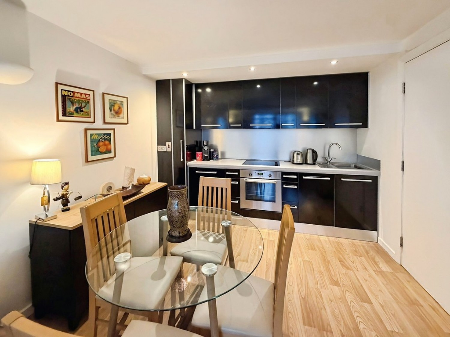 2 bedroom Flat for Sale West Point, Wellington Street