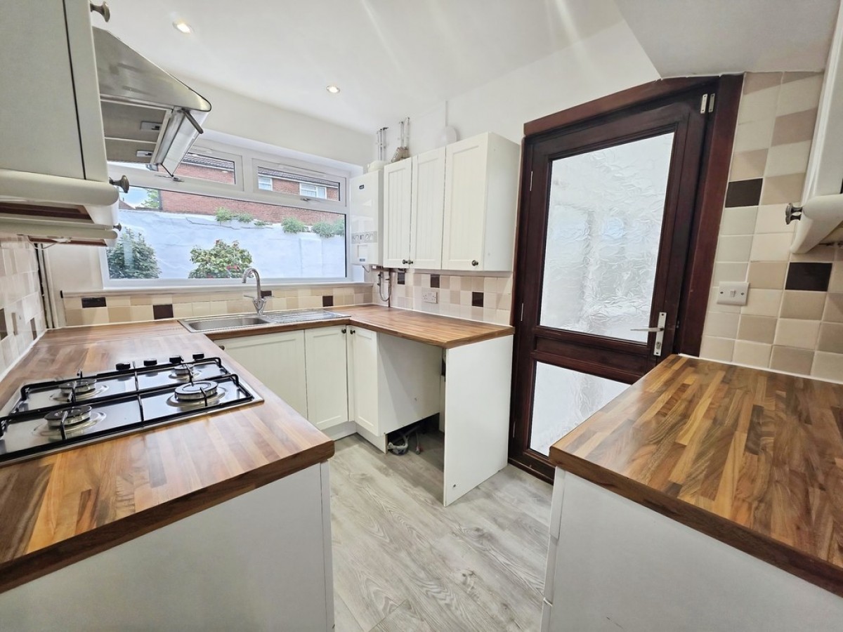Riviera Gardens, Potternewton Lane