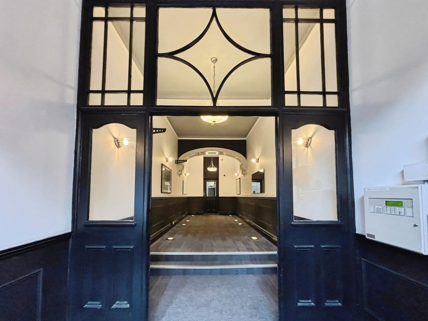 3 bedroom Flat for Sale Merchants House, North Street