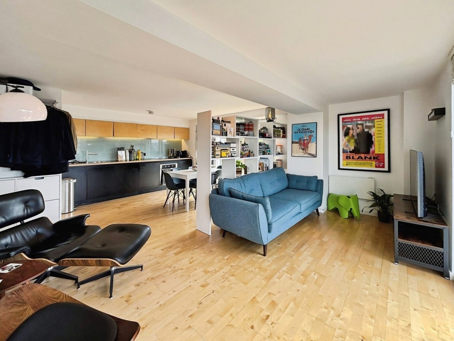 2 bedroom Flat for Sale Saxton, The Avenue