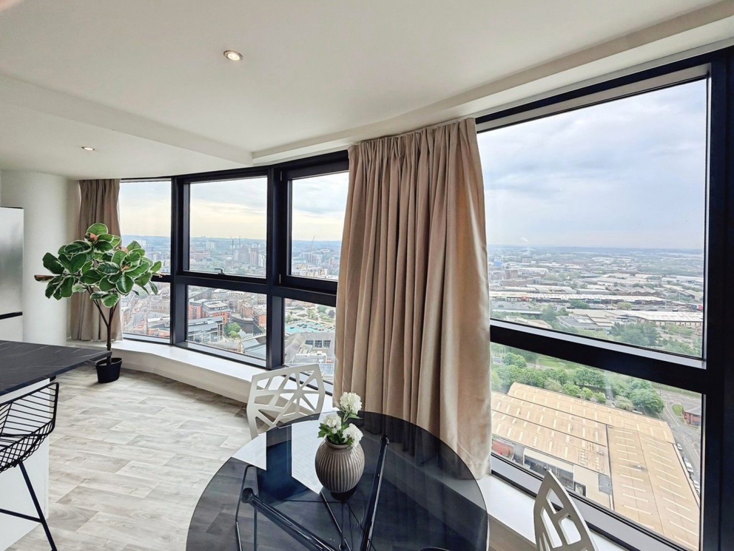 2 bedroom Flat for Sale Penthouse, Bridgewater Place