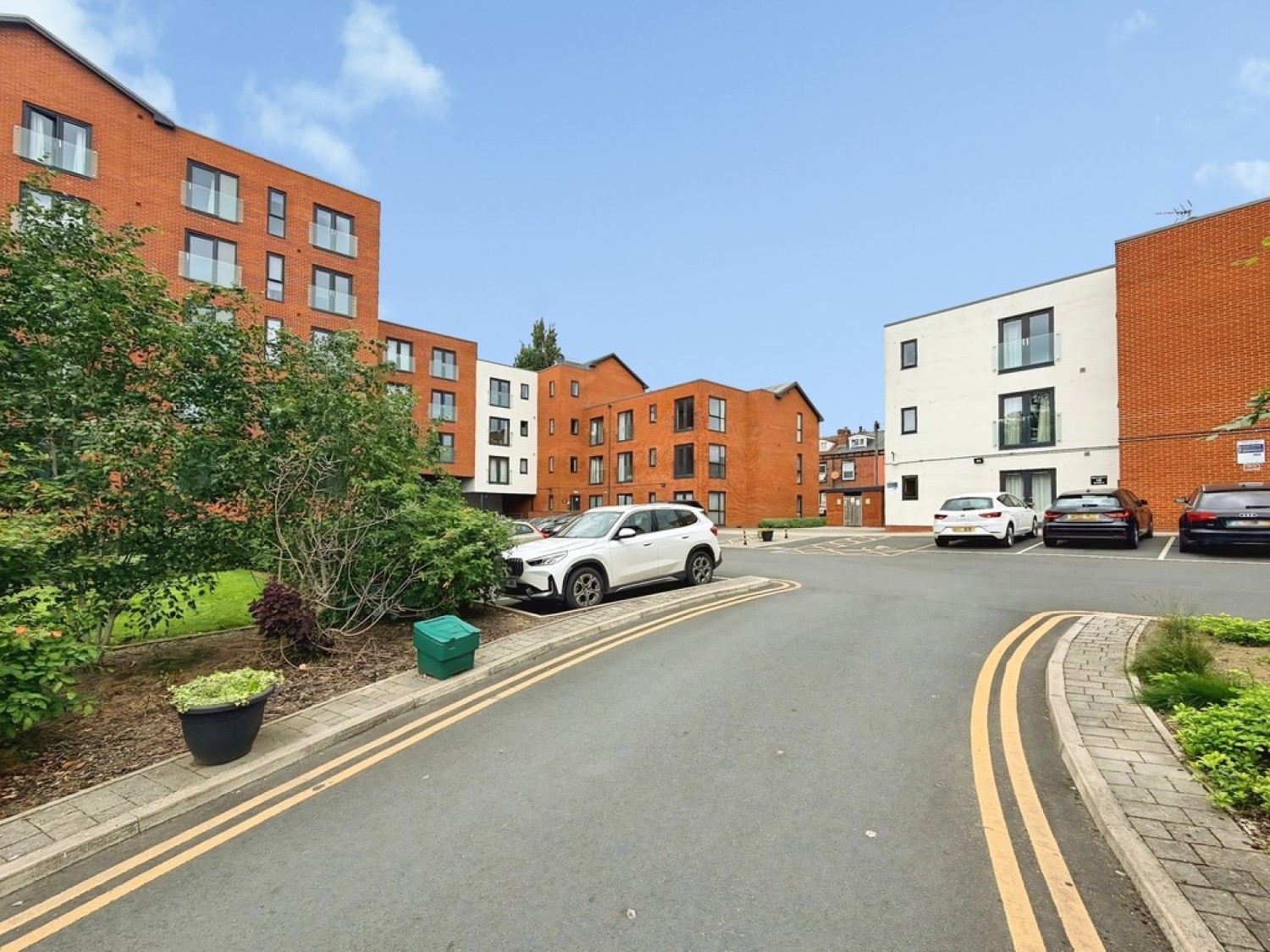 2 bedroom Flat for Sale Green Quarter, Leeds