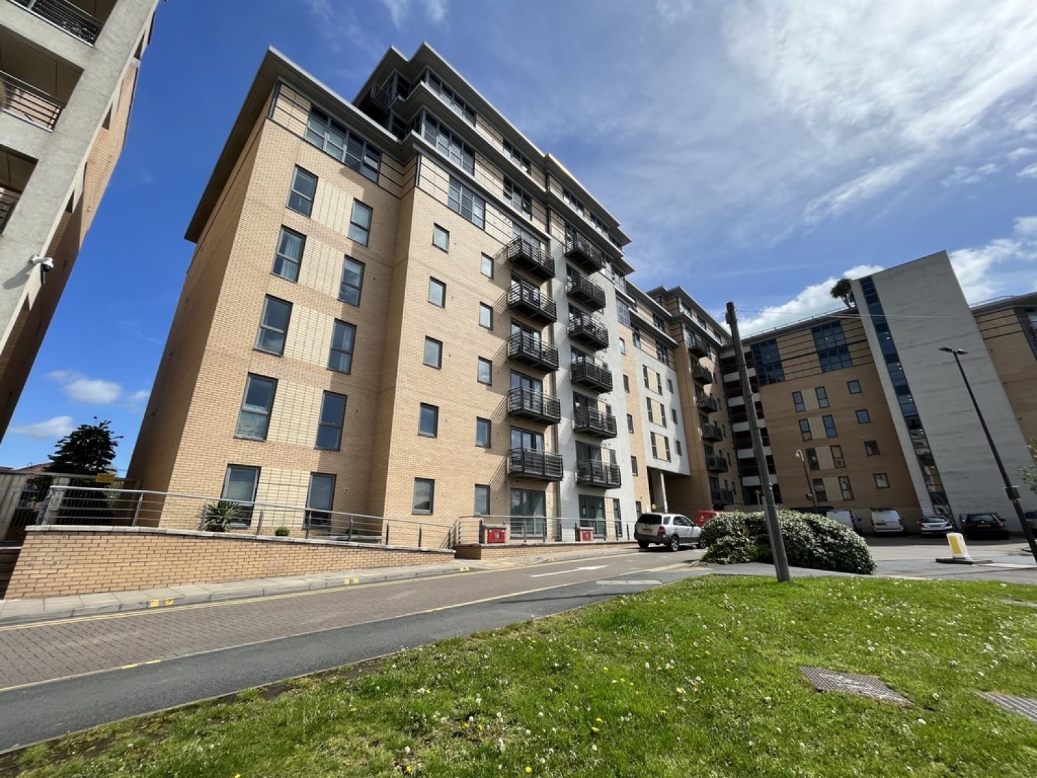 2 bedroom Flat for Sale Balmoral Place, Brewery Wharf