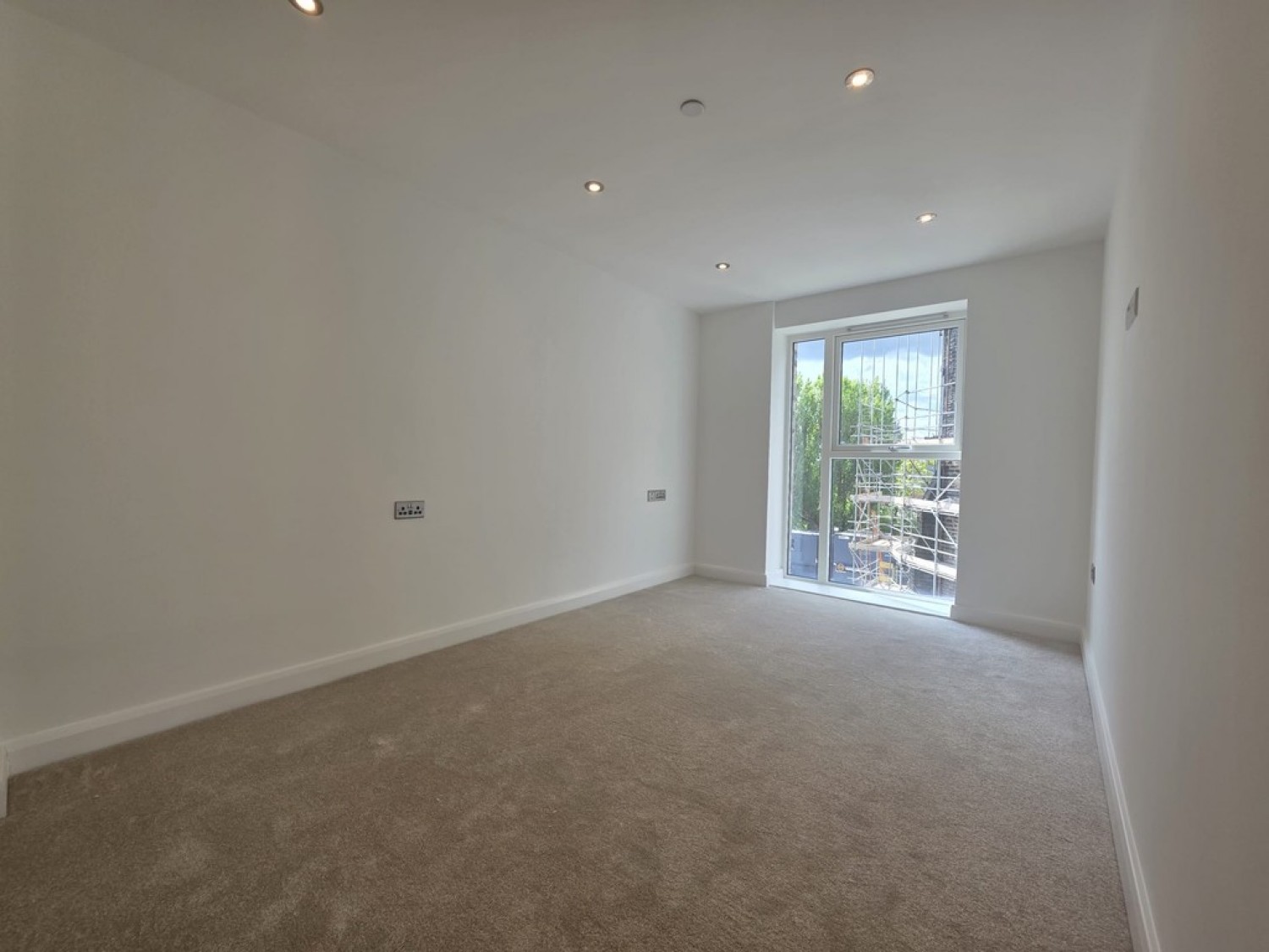 2 bedroom Flat for Letting The Mount, Richmond Hill Approach