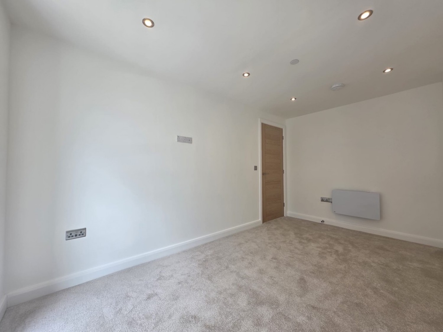 2 bedroom Flat for Letting The Mount, Richmond Hill Approach