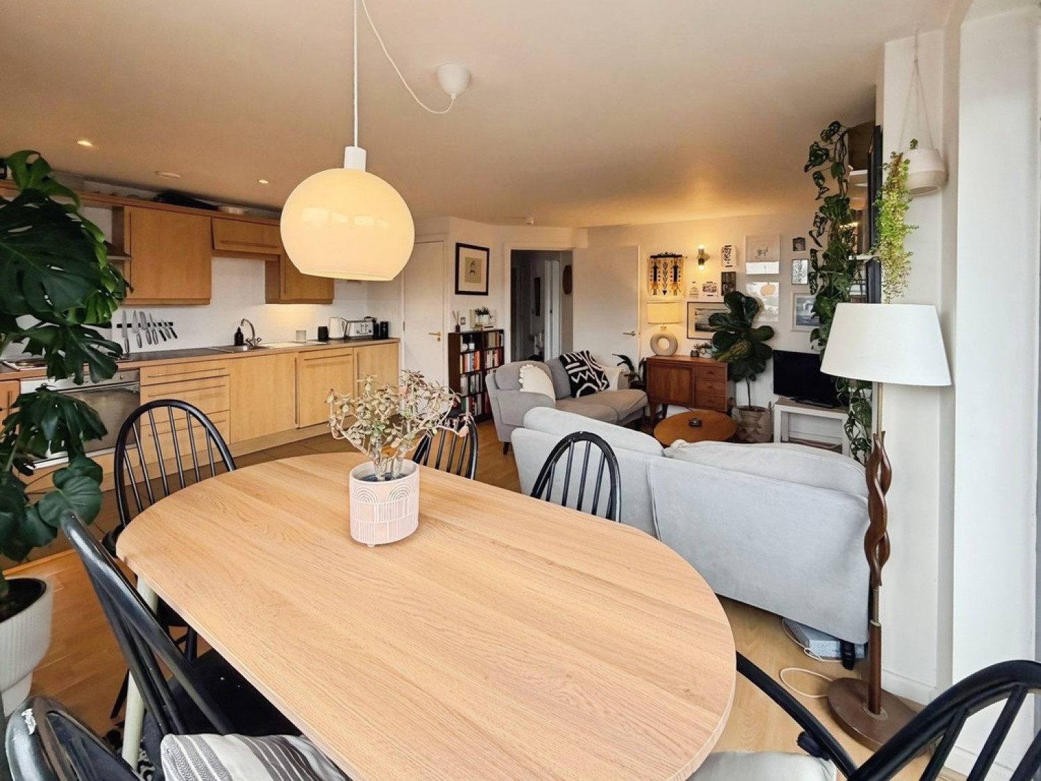2 bedroom Flat for Sale Velocity South, City Walk