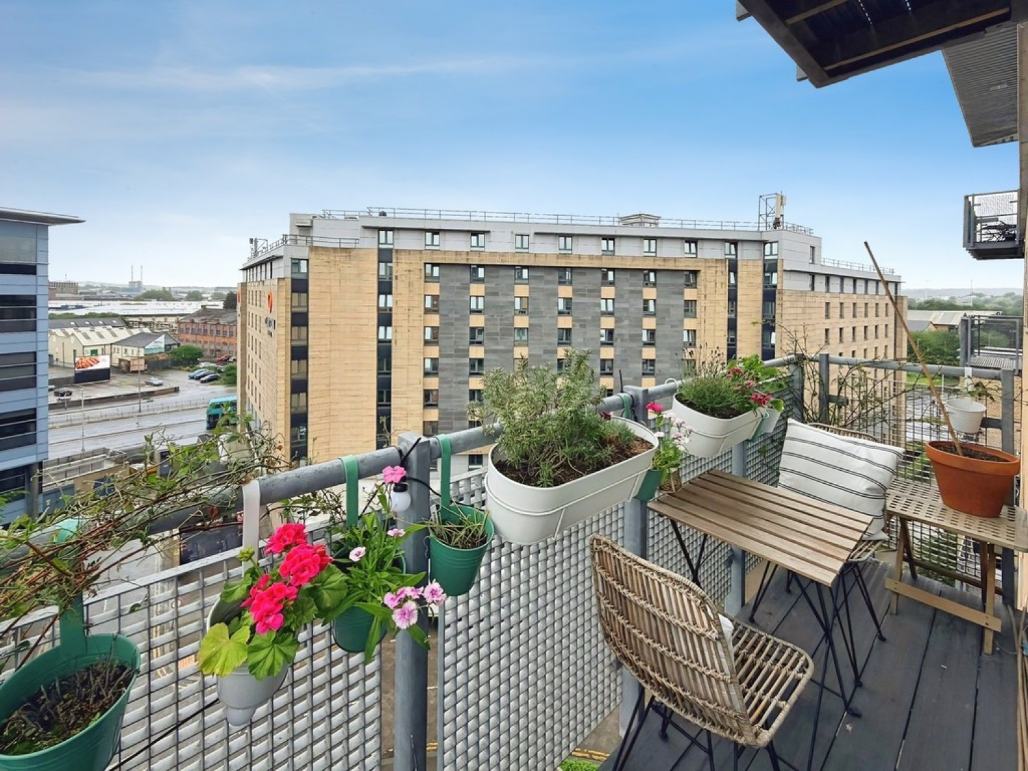 2 bedroom Flat for Sale Velocity South, City Walk