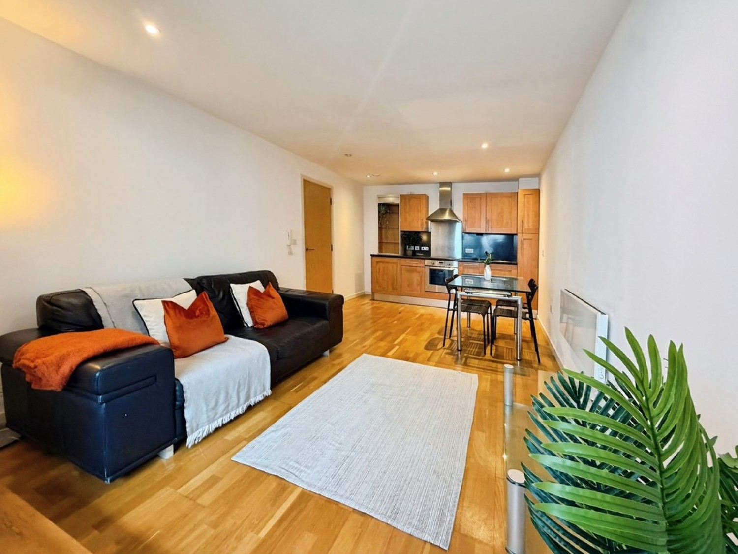 2 bedroom Flat for Sale The Gateway West
