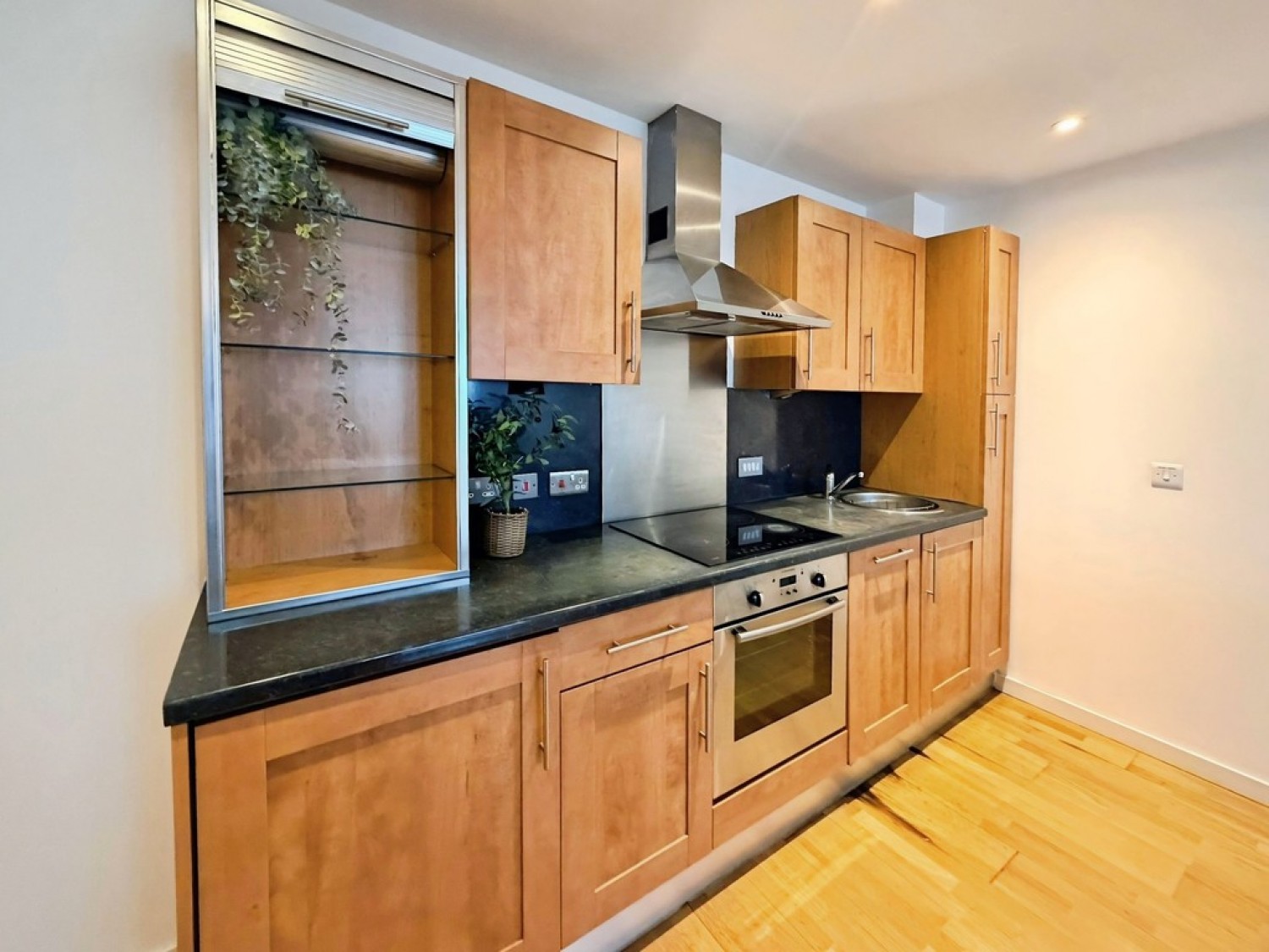 2 bedroom Flat for Sale The Gateway West