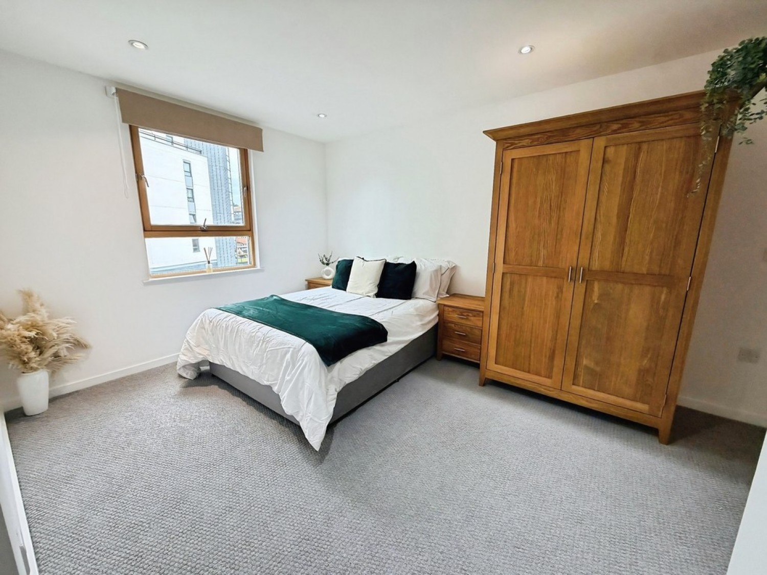 2 bedroom Flat for Sale The Gateway West
