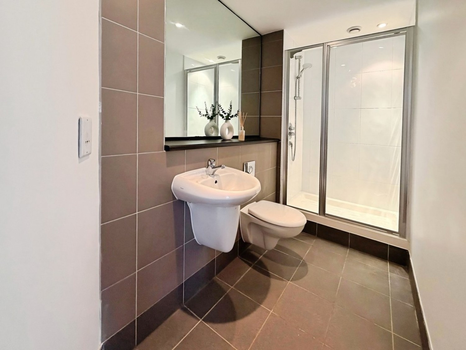 2 bedroom Flat for Sale The Gateway West