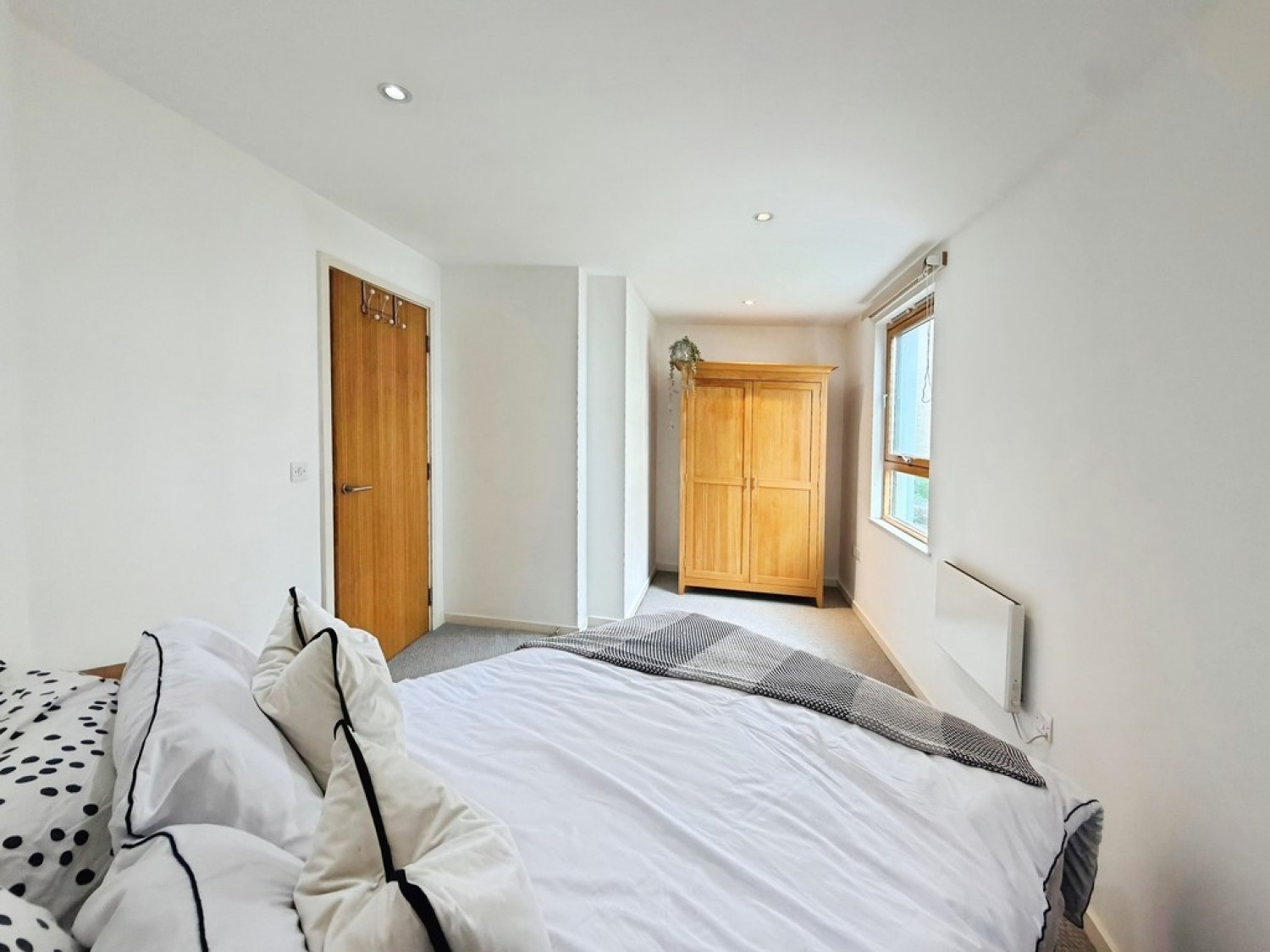 2 bedroom Flat for Sale The Gateway West