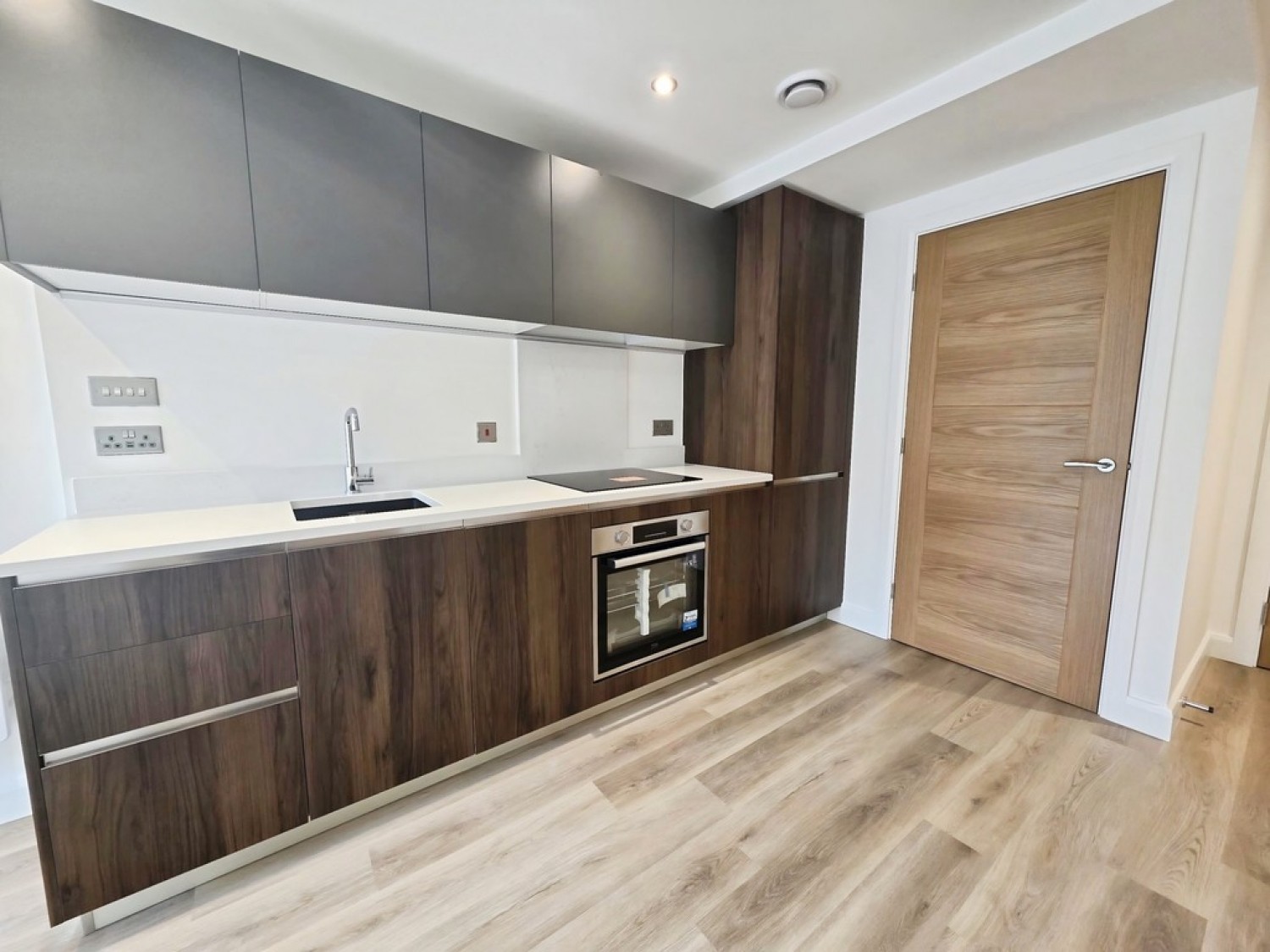 1 bedroom Flat for Letting The Mount, Richmond Hill Approach