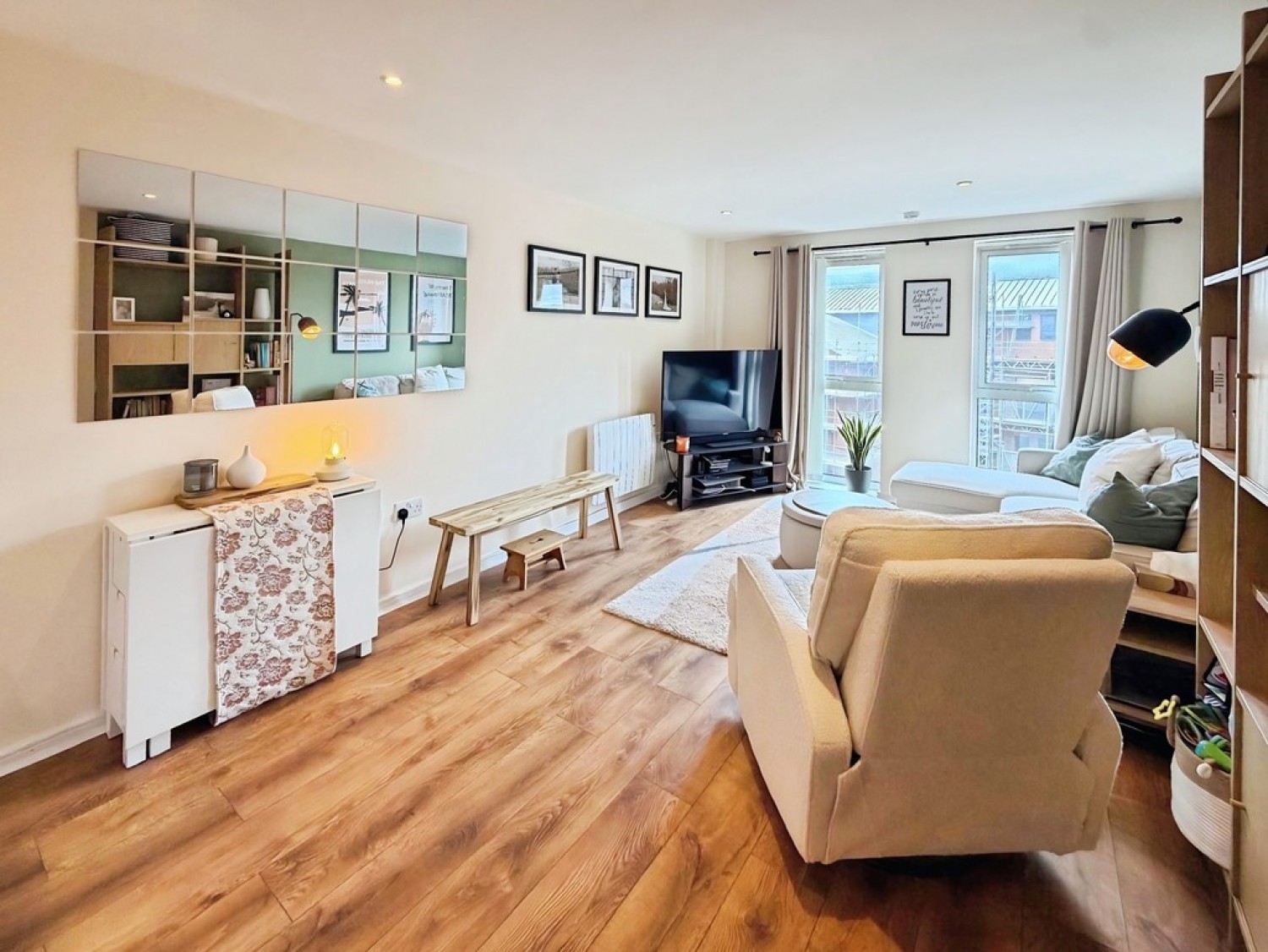 2 bedroom Flat for Sale Trinity One, East Street