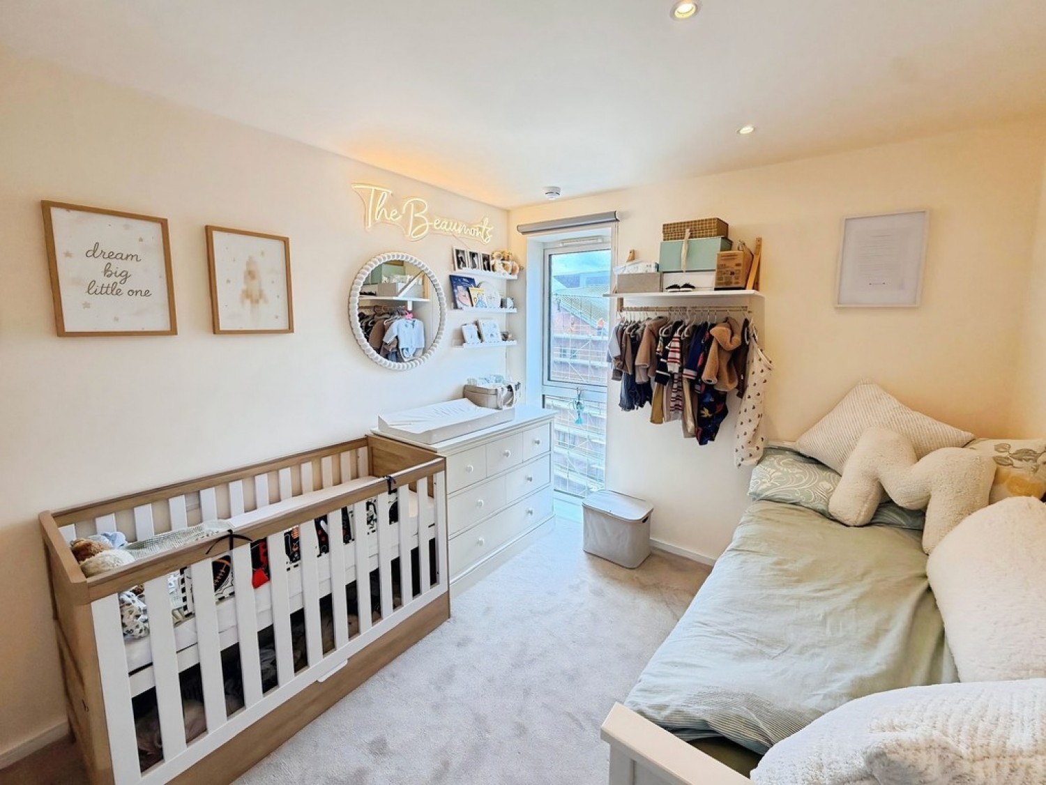 2 bedroom Flat for Sale Trinity One, East Street