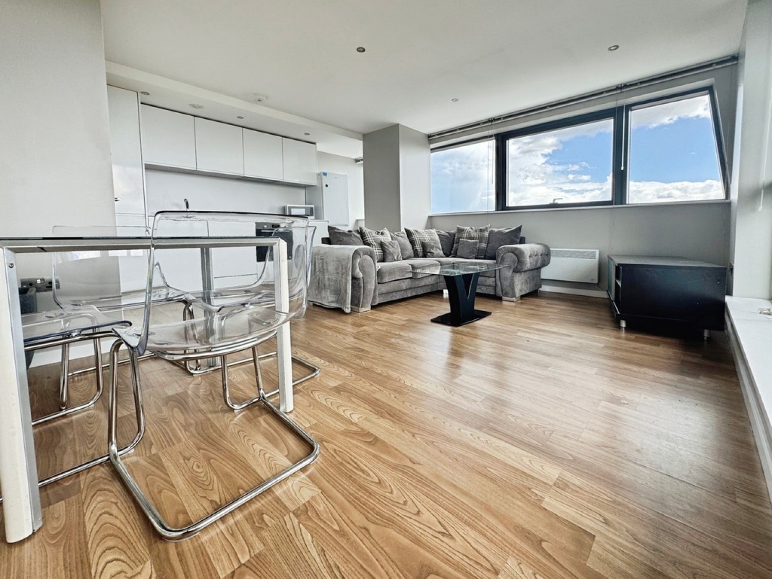 2 bedroom Flat for Letting Bridgewater Place, Water Lane