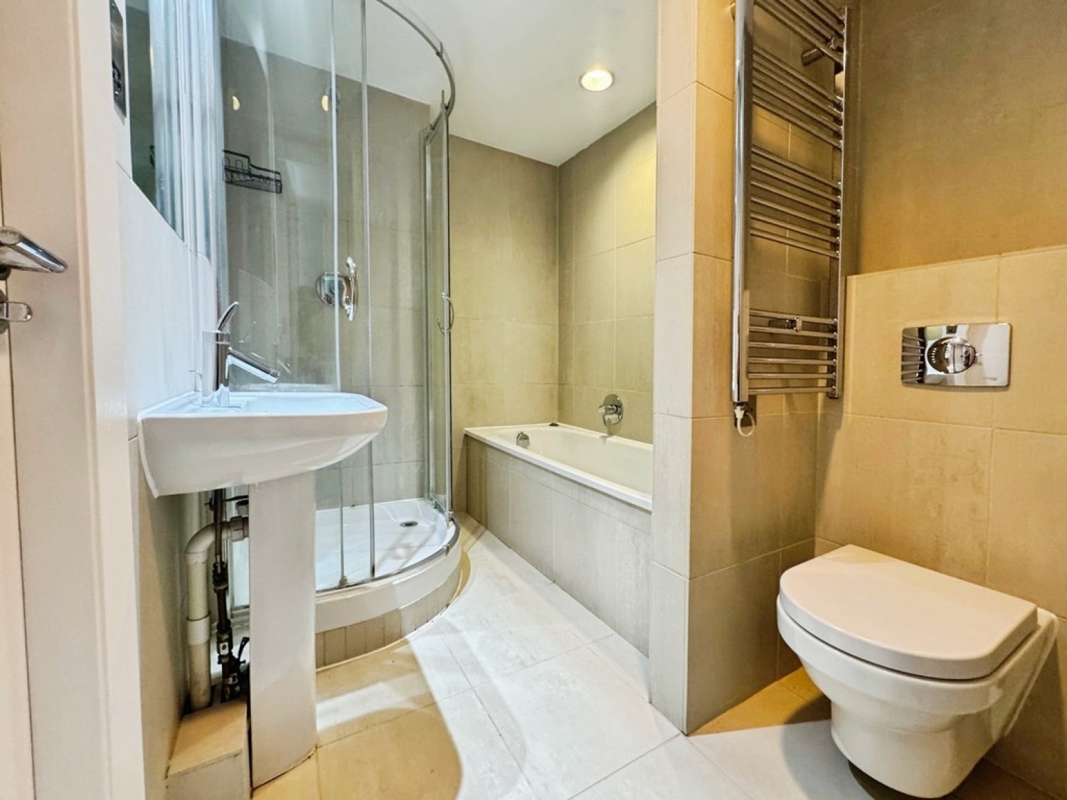 2 bedroom Flat for Letting Bridgewater Place, Water Lane