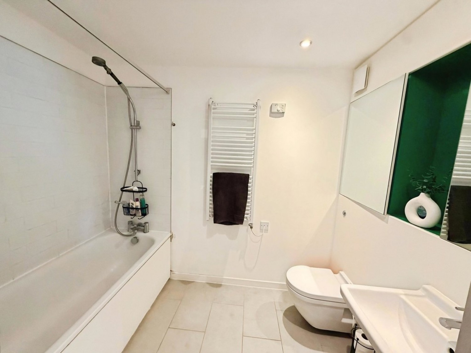 1 bedroom Flat for Sale Saxton, The Avenue