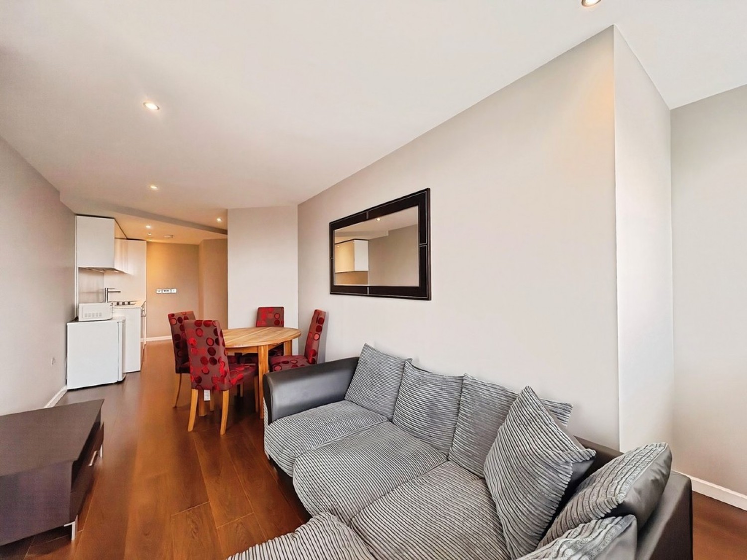 2 bedroom Flat for Letting Bridgewater Place
