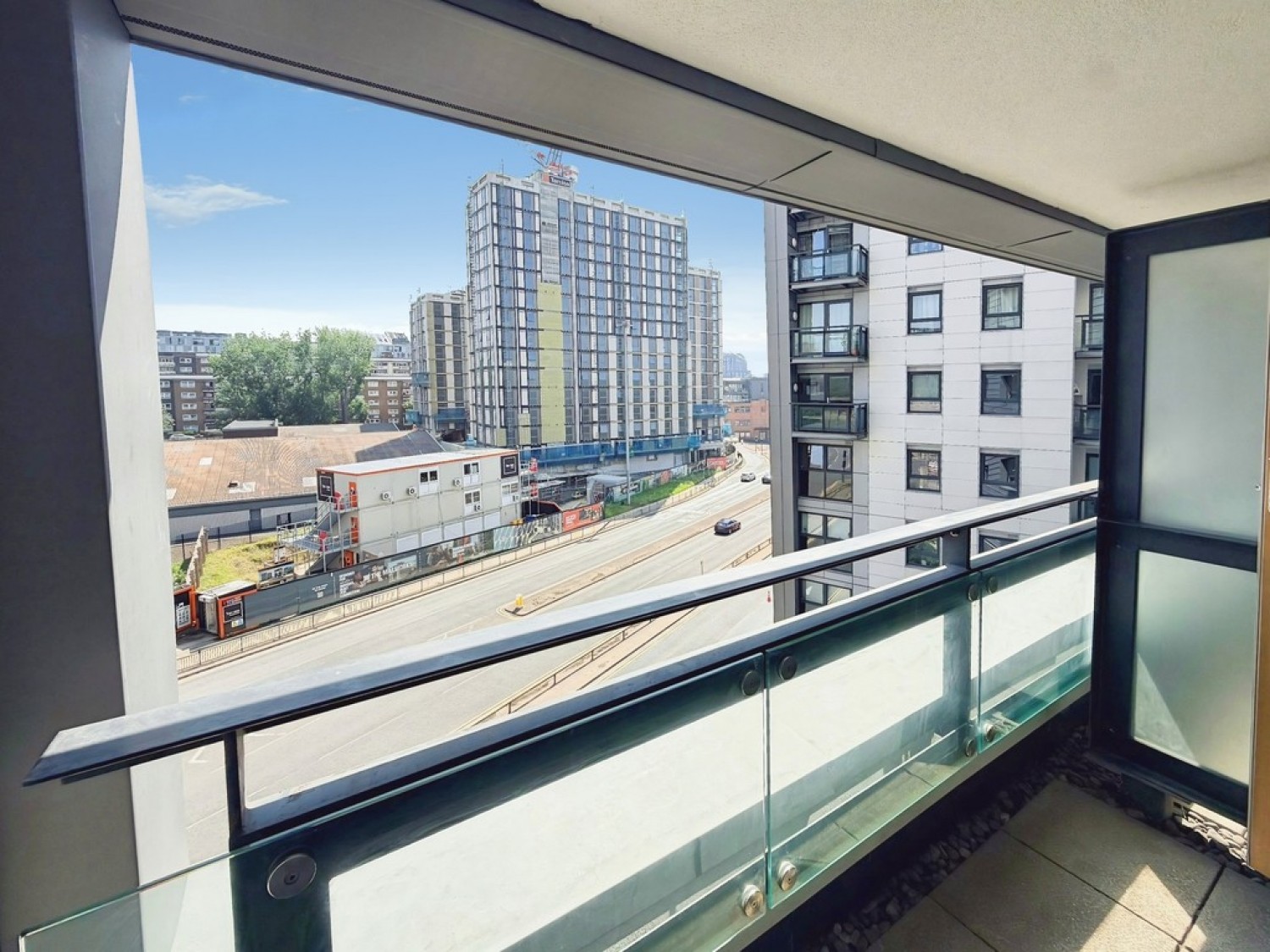 2 bedroom Flat for Letting The Gateway East, Marsh Lane