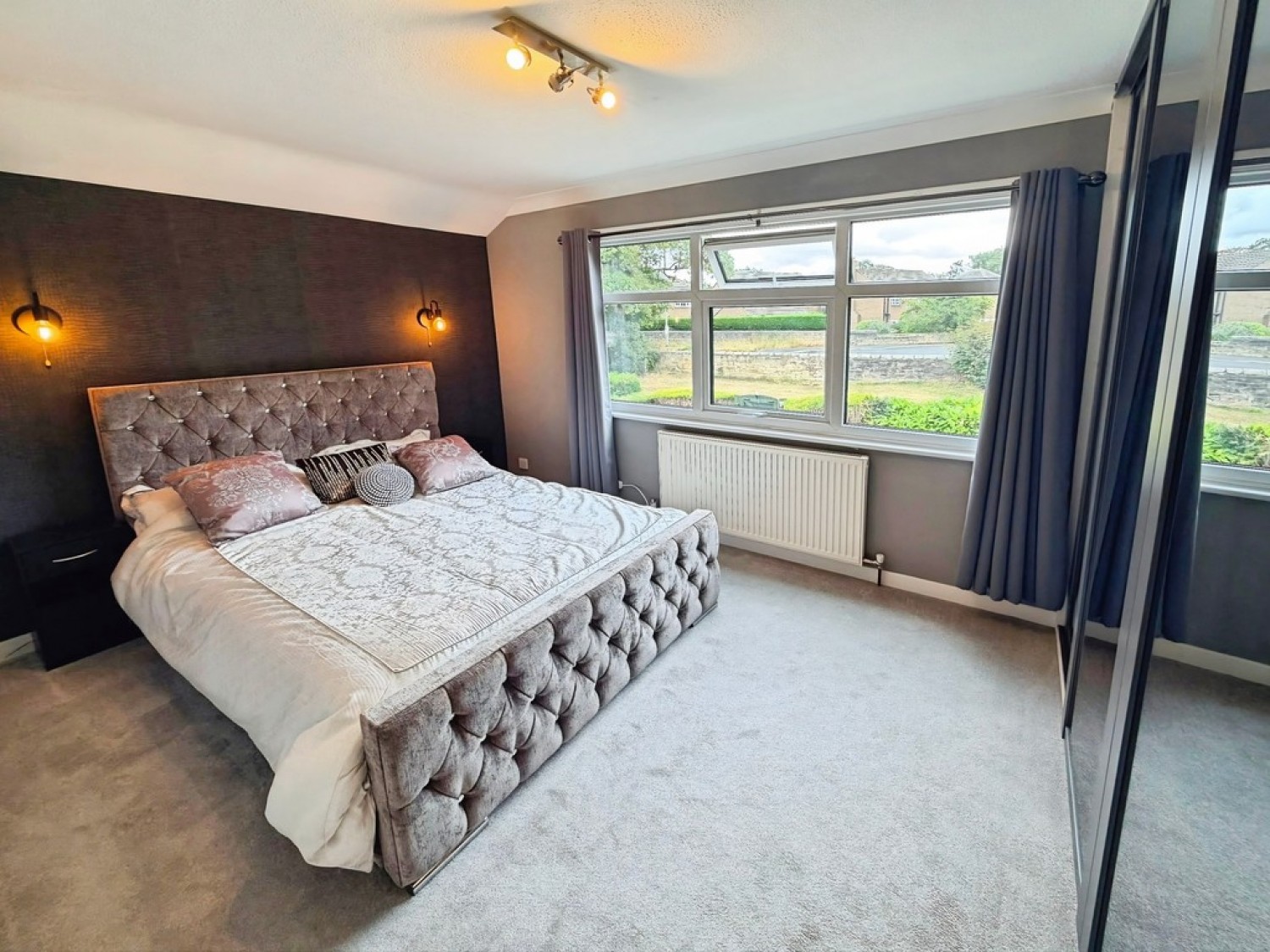 2 bedroom House for Sale Shadwell Lane, Alwoodley