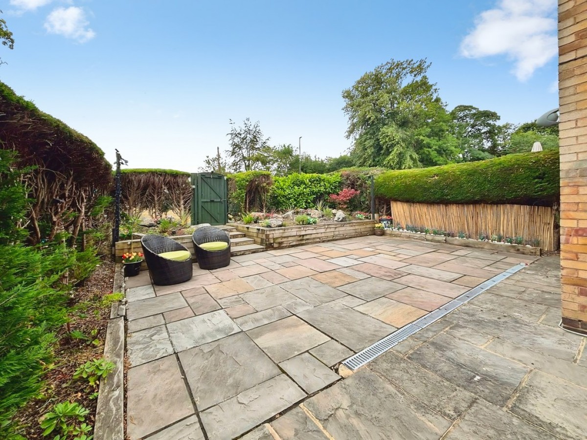 Shadwell Lane, Alwoodley