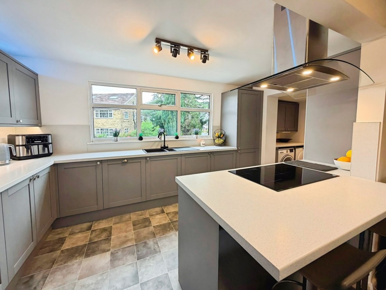 2 bedroom House for Sale Shadwell Lane, Alwoodley