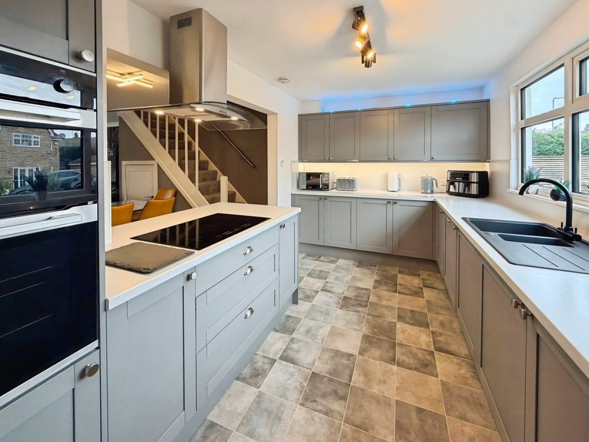 Shadwell Lane, Alwoodley