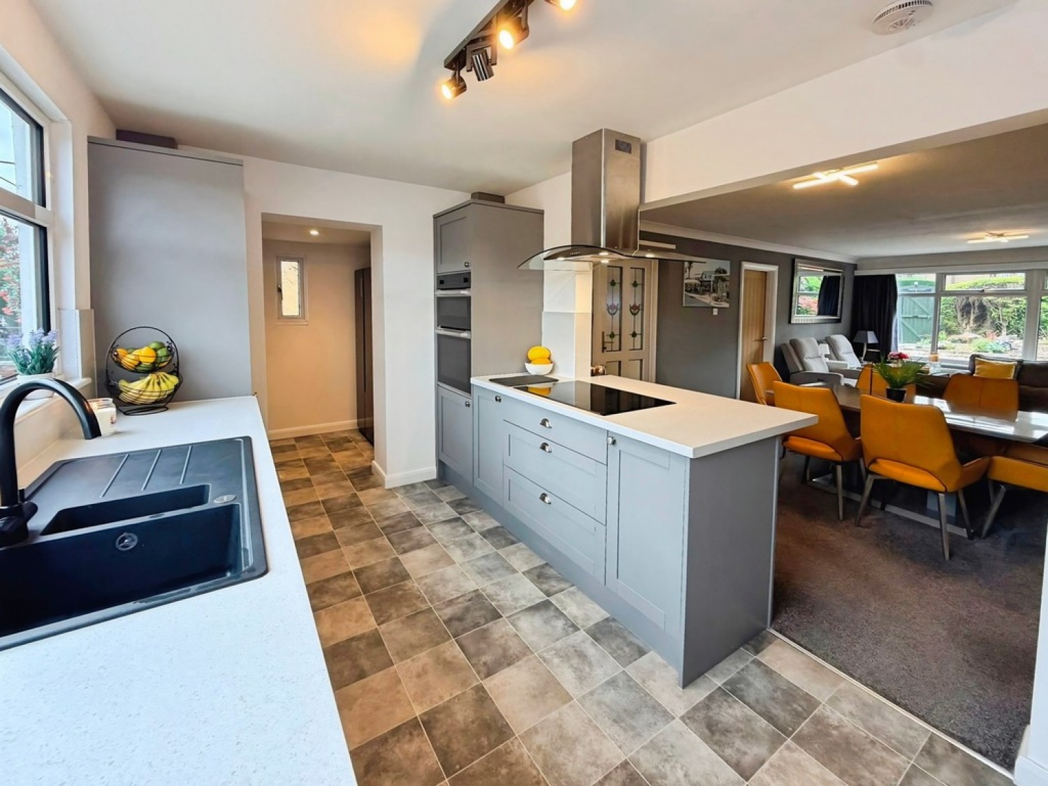 2 bedroom House for Sale Shadwell Lane, Alwoodley