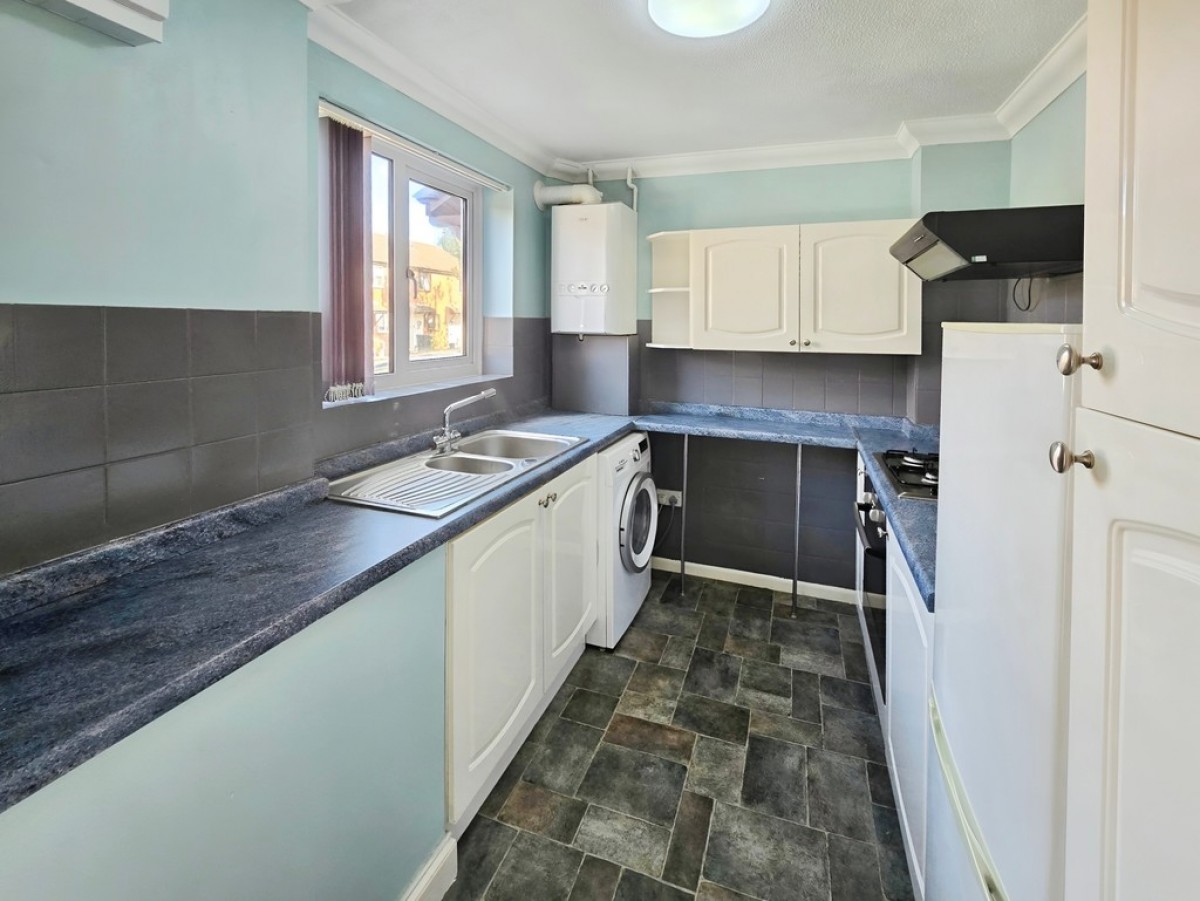 Britten Drive, Broadfields