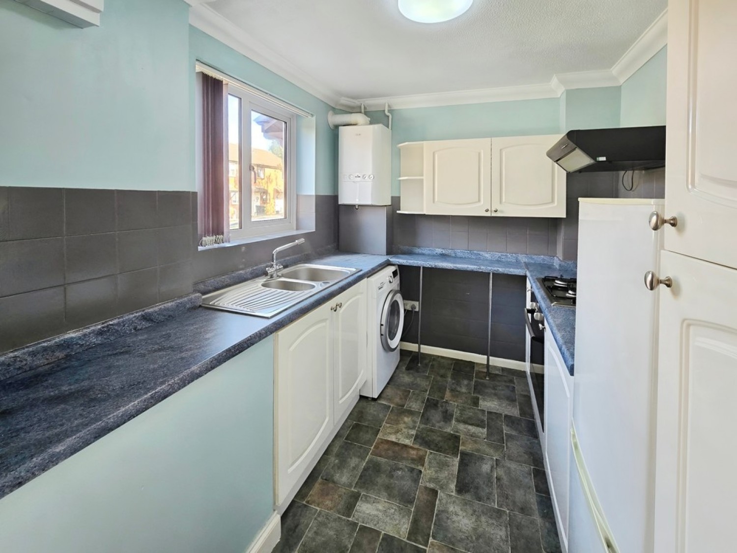 Britten Drive, Broadfields